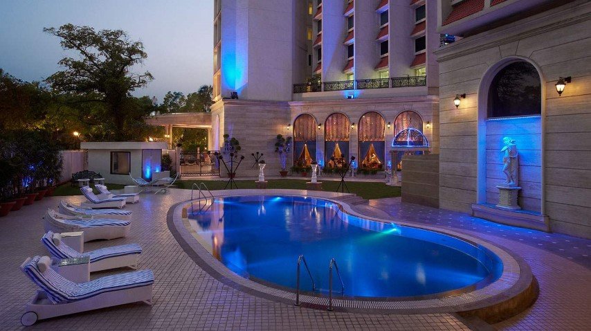 Hotel The Royal Plaza