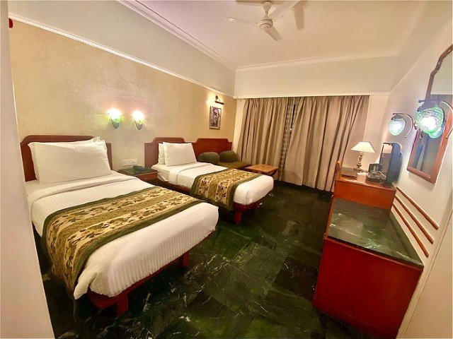Renest Shraddha Inn - Shirdi